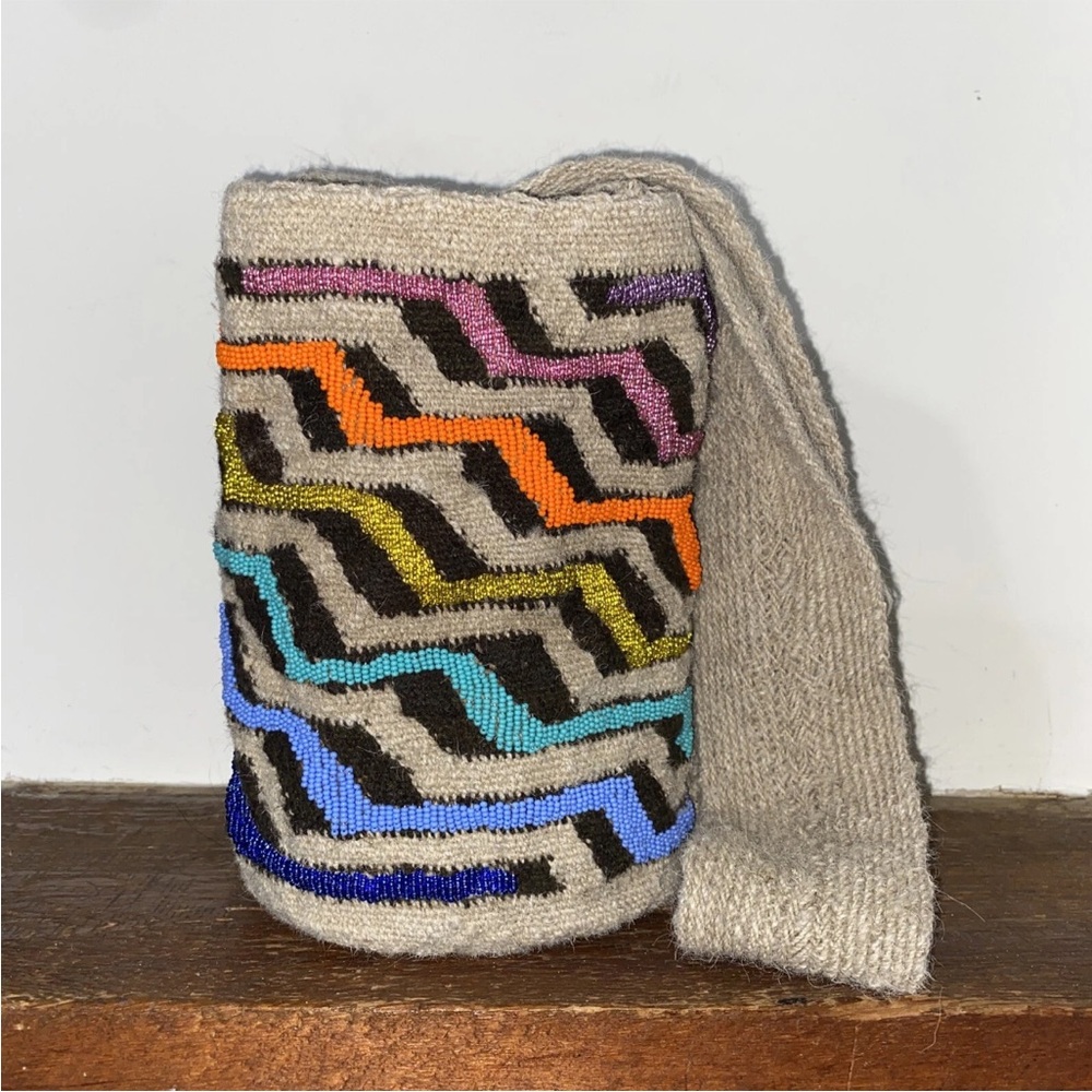 Authentic 100% arhuaca Mochila Colombian Bag Virgin Wool Seed Beaded multicolor